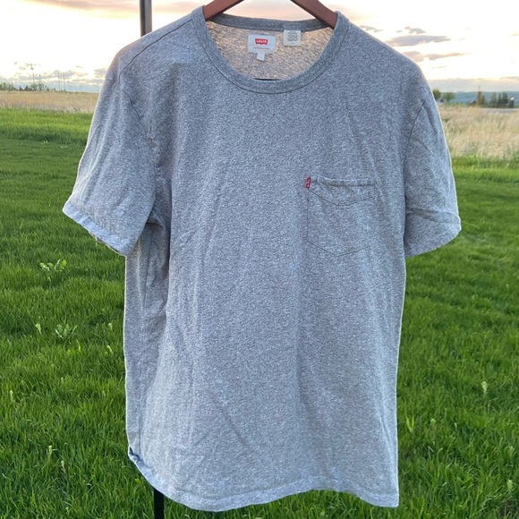 Levi's Other - Levi’s Grey Tshirt